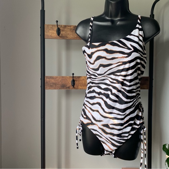 BAR III women’s Zebra-Print asymmetrical neck line One-Piece Swimsuit in size M - Picture 2 of 7